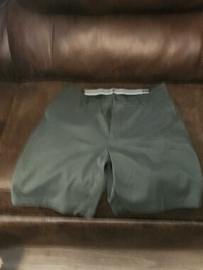 Amazon Essentials Olive Green Flat-Front Men's Shorts